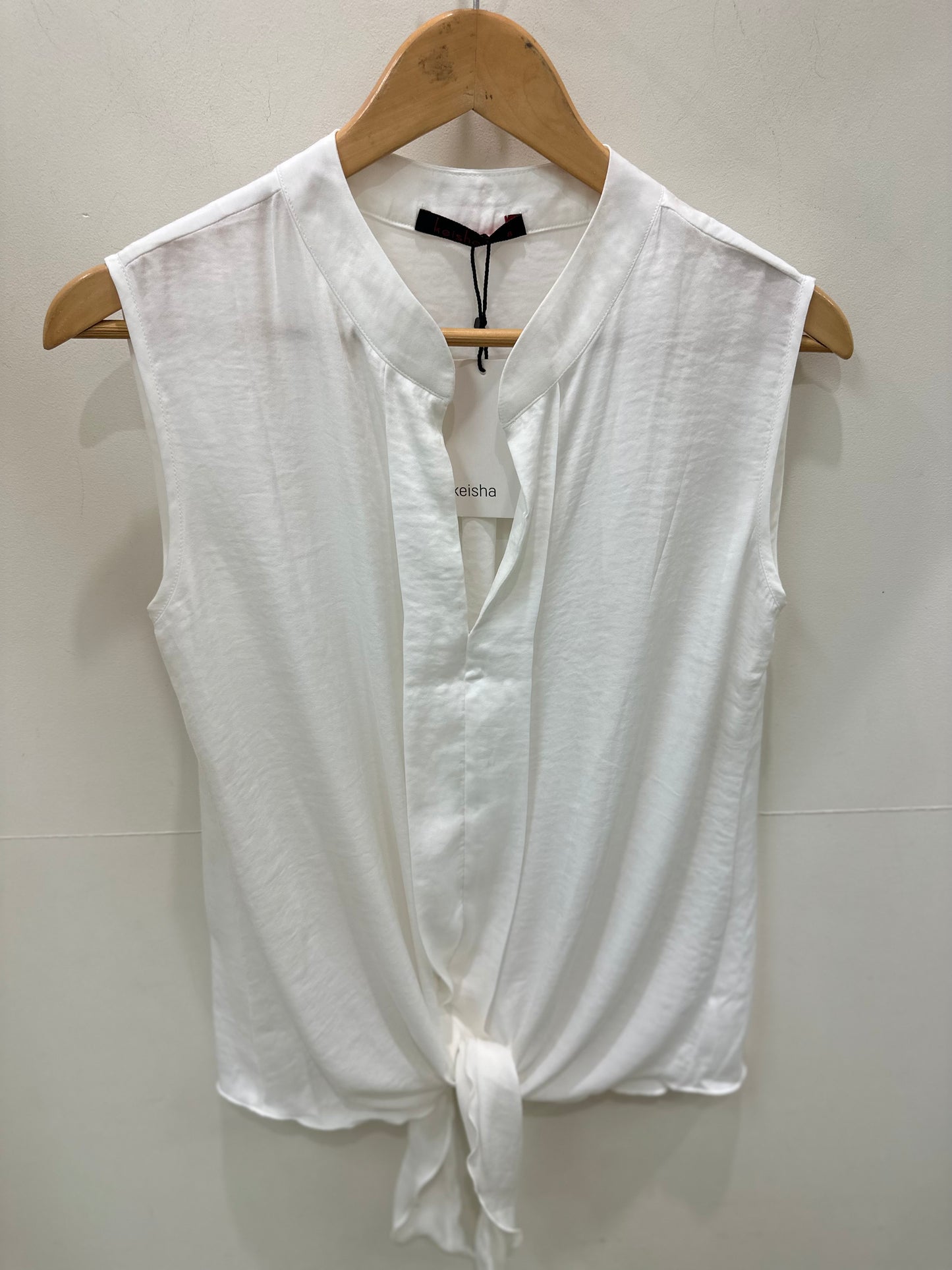 TIE FRONT SLEEVELESS TOP